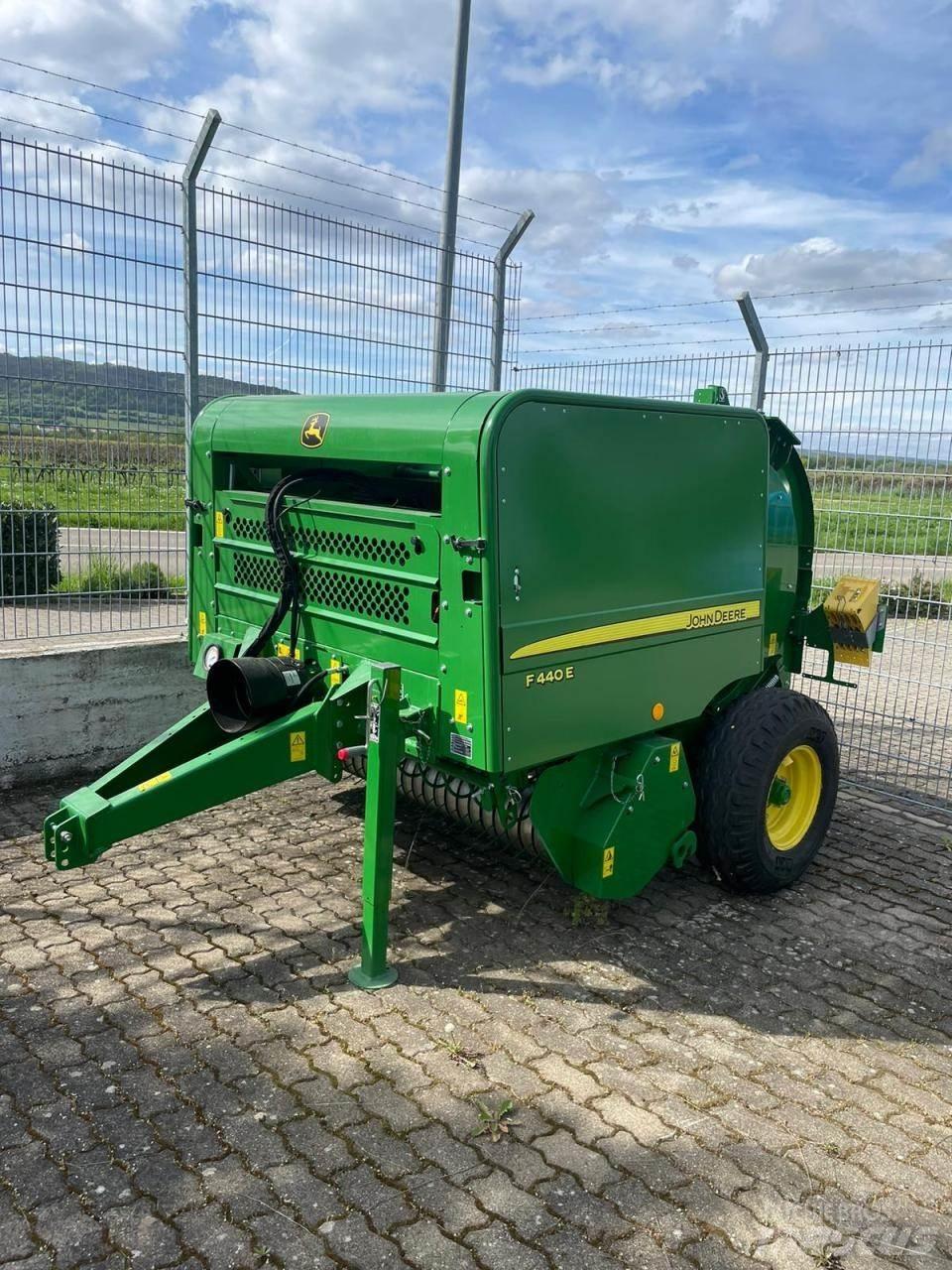 John Deere F440E Rotoempacadoras