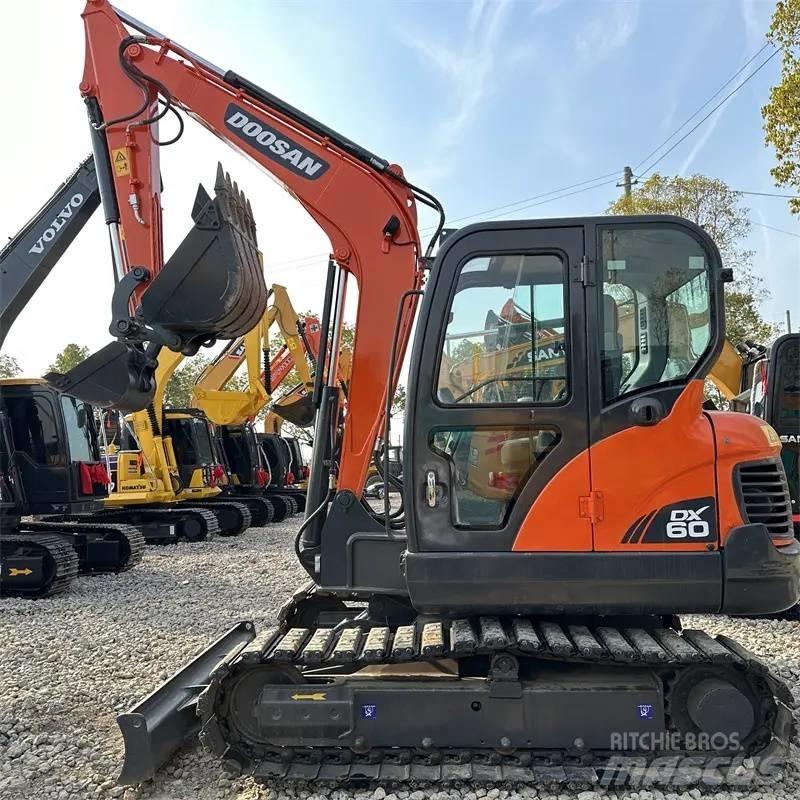 Doosan DX 60 Excavadoras de cadenas