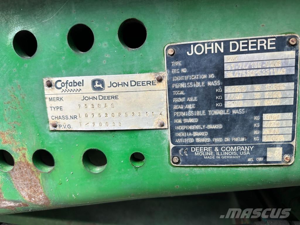 John Deere 7530 Tractores