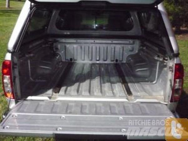 Nissan NAVARA ST-X Furgonetas /Furgón