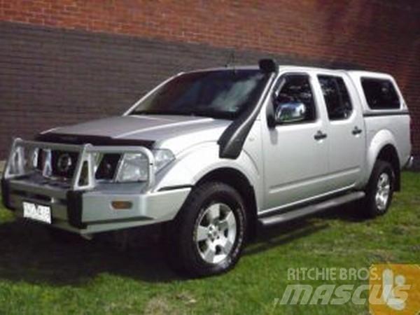 Nissan NAVARA ST-X Furgonetas /Furgón