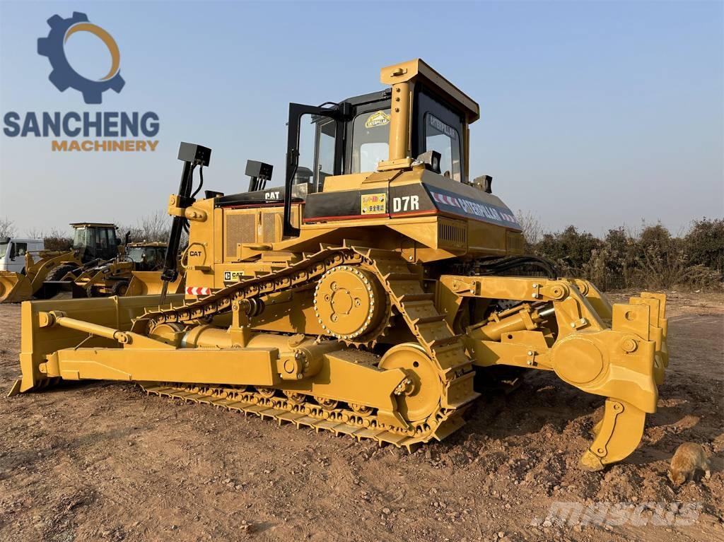 CAT D7R Buldozer sobre oruga