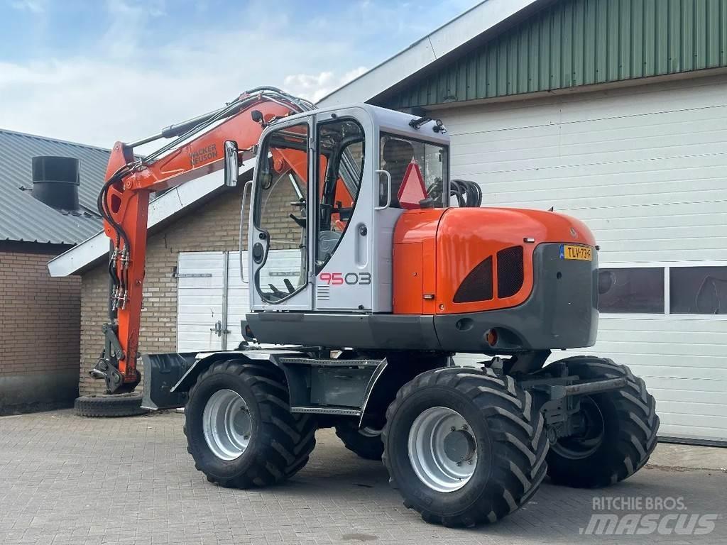 Neuson 9503 Excavadoras 7t - 12t