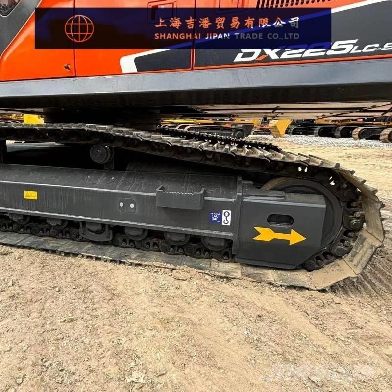 Doosan DX 225 Excavadoras de cadenas