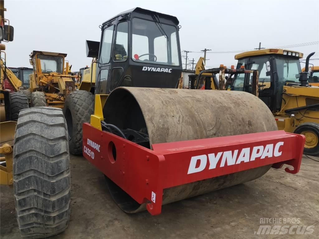 Dynapac CA 251 D Rodillos de un solo tambor