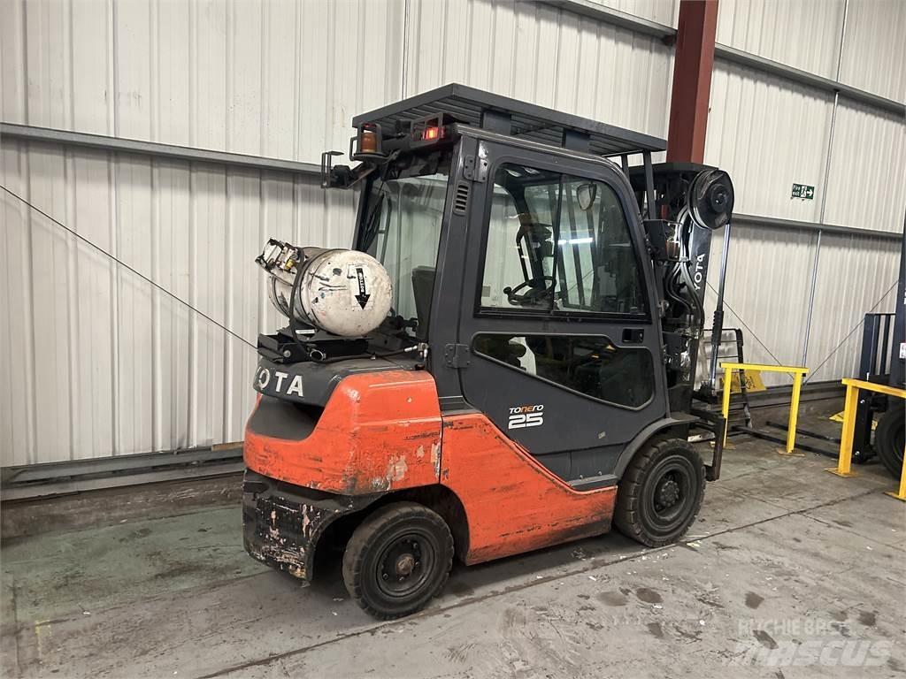 Toyota 02-8FGF25 Carretillas LPG