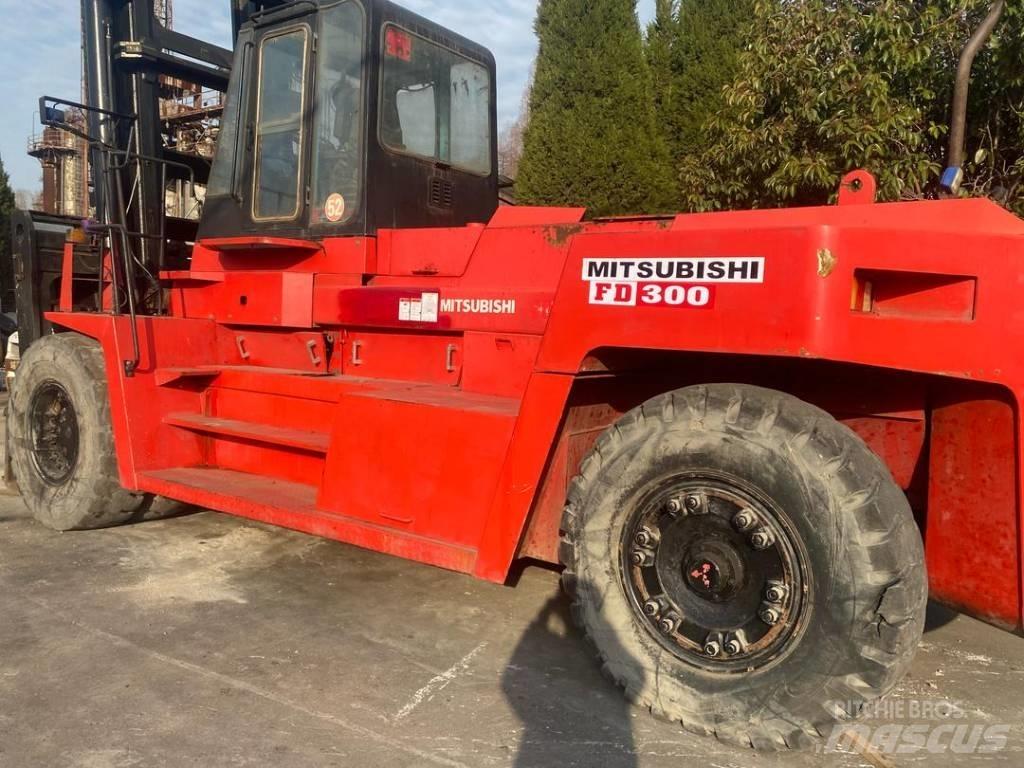 Mitsubishi FD300 Carretillas telescópicas