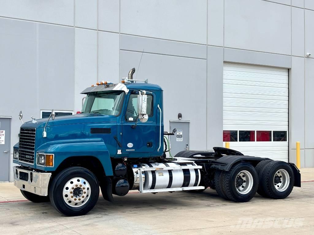 Mack Pinnacle Cabezas tractoras