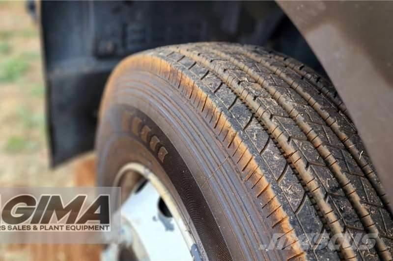 Isuzu FTR850 Otros camiones