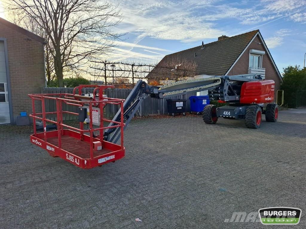 SkyJack SJ85 AJ Plataforma de trabajo articulada