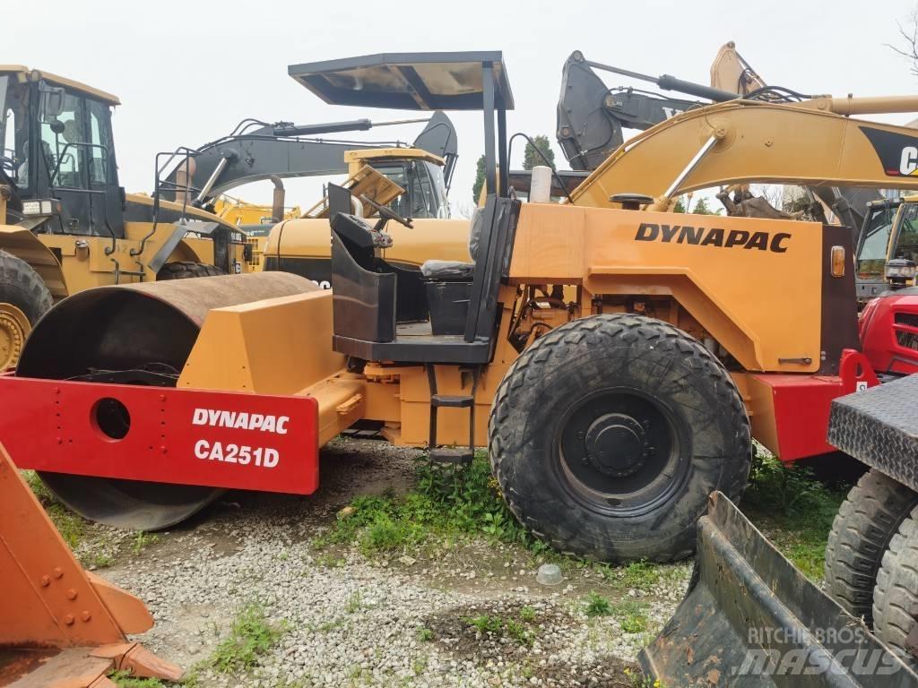 Dynapac CA 251 D Rodillos de un solo tambor