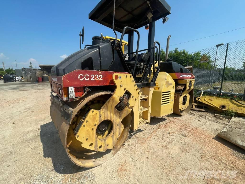 Dynapac CC 232 Rodillos de doble tambor