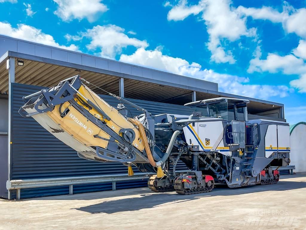 Wirtgen W 220 FI Máquinas moledoras de asfalto en frío