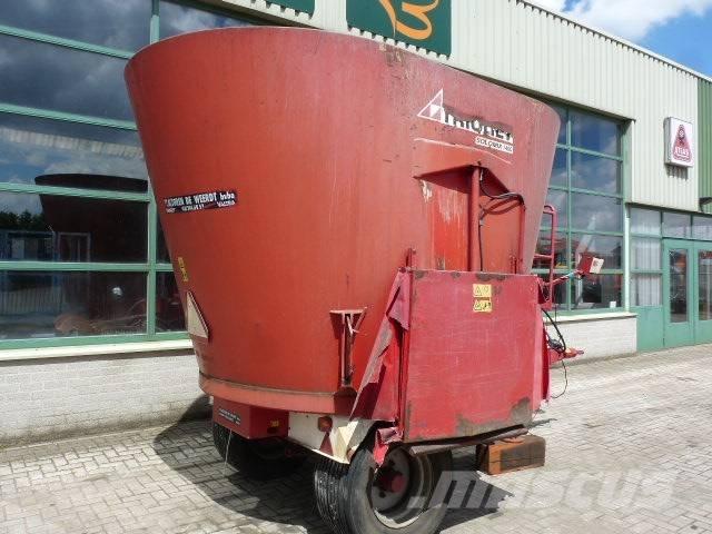 Trioliet SM-14 Alimentador de animales