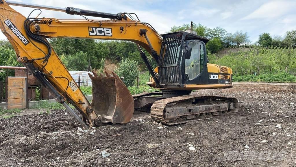JCB JS 260 XD Plataformas y cucharones