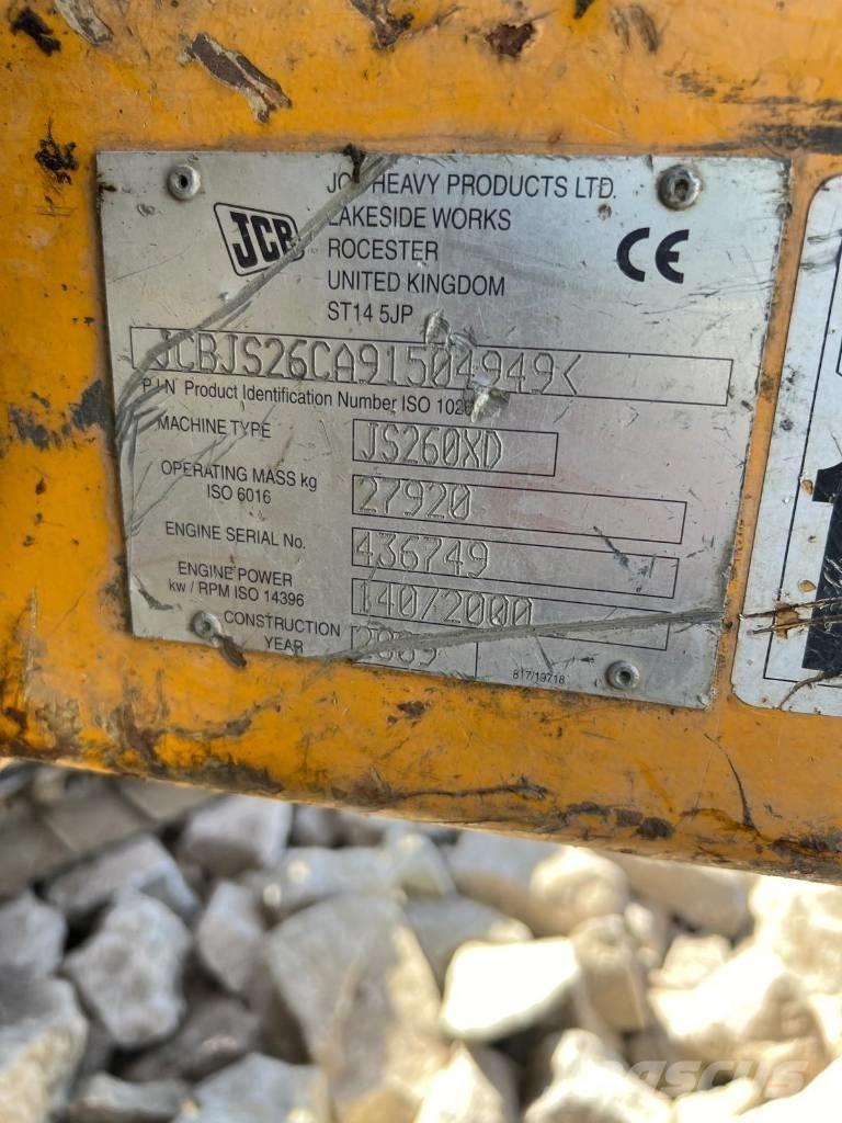 JCB JS 260 XD Plataformas y cucharones