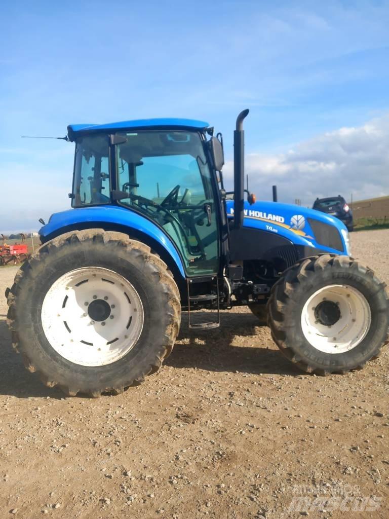 New Holland T 4.85 Tractores
