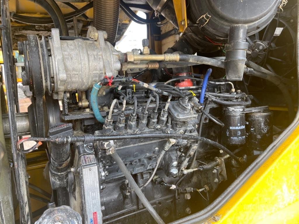 Komatsu WA 270-3 Cargadoras sobre ruedas