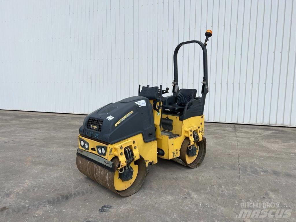 Bomag BW 100 AD M-5 Rodillos de doble tambor