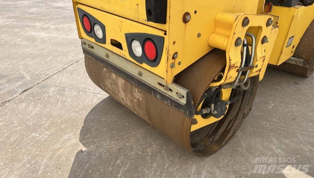 Bomag BW 100 AD M-5 Rodillos de doble tambor