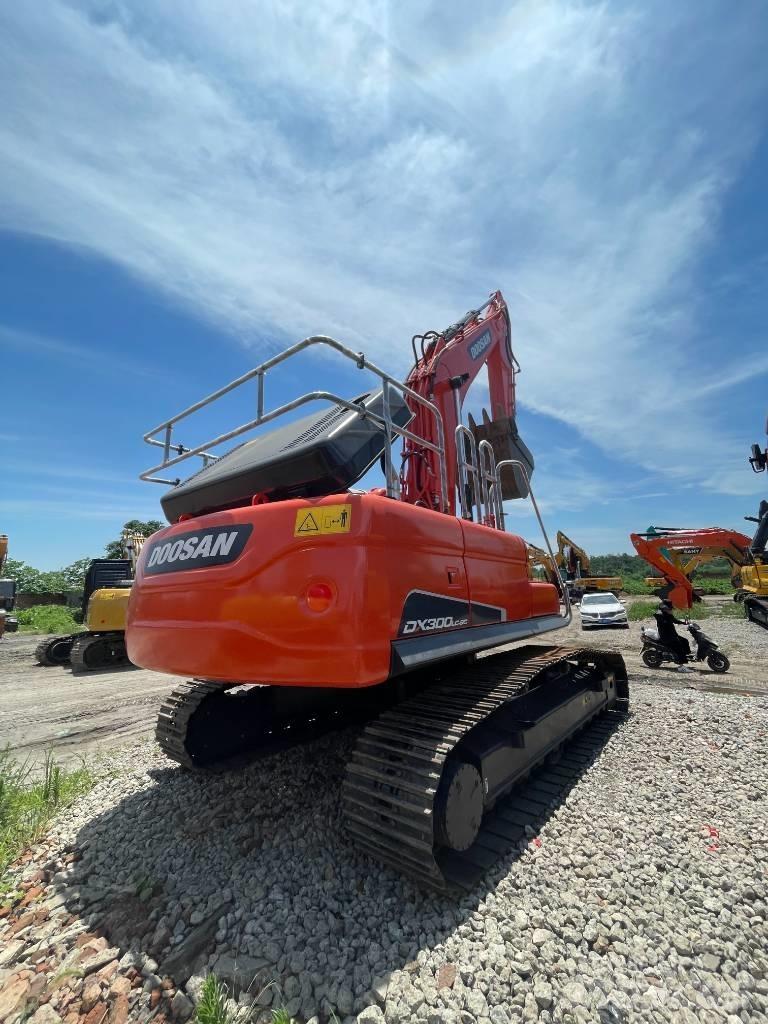Doosan DX 300 Excavadoras de cadenas