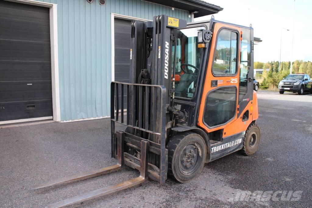 Doosan D 25 S Carretillas diesel