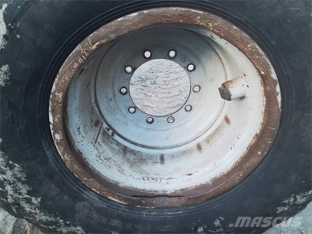 Valmet 890 20x26,5 Neumáticos, ruedas y llantas