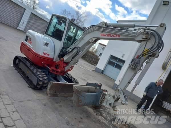 Takeuchi TB 240 DPF Mini excavadoras < 7t