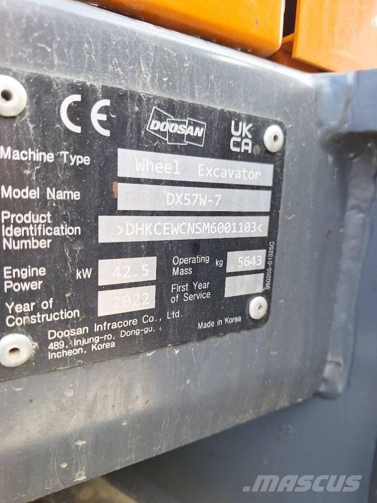 Doosan DX 57 W Excavadoras de ruedas