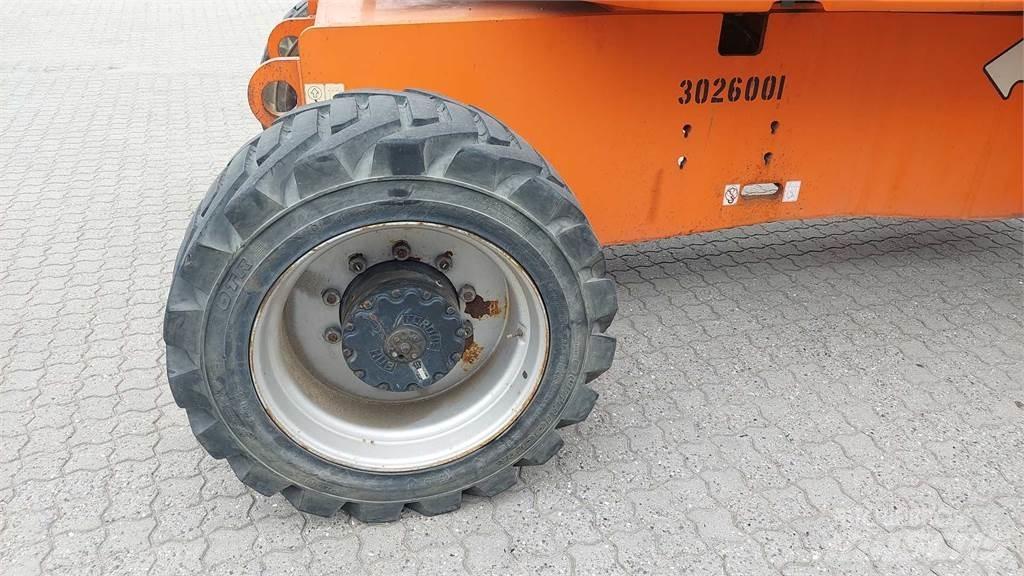 JLG E800AJ Plataforma de trabajo articulada