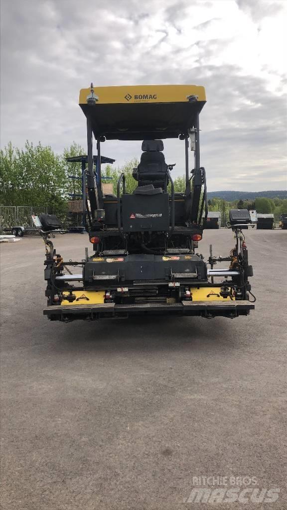 Bomag BF 300 P-2 Asfaltadoras