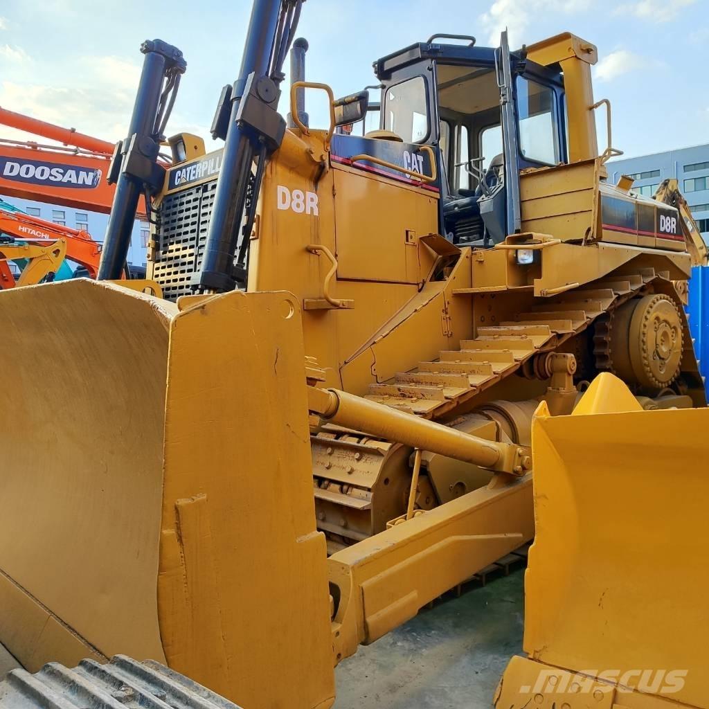 CAT D 8 R Buldozer sobre oruga