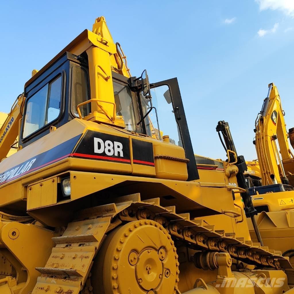 CAT D 8 R Buldozer sobre oruga