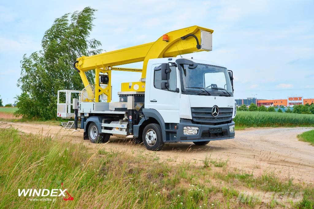 Palfinger P 300 KS Plataformas sobre camión