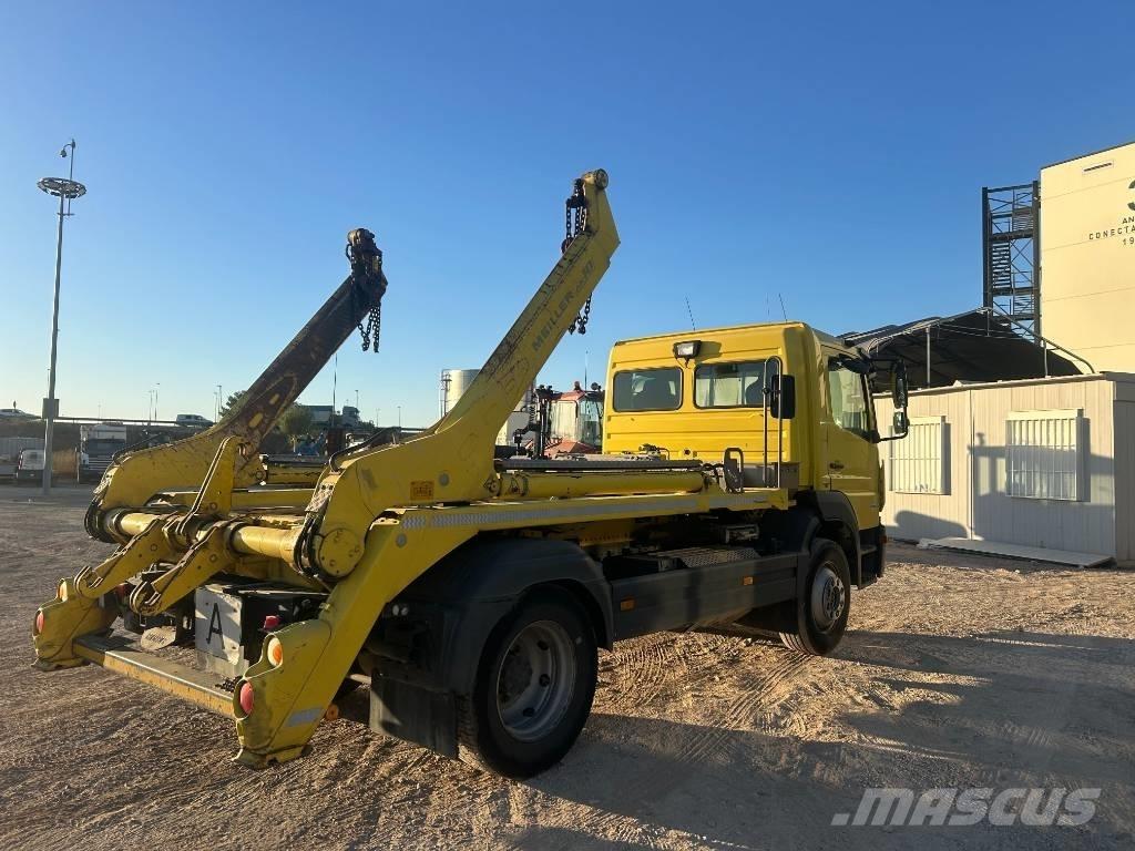 Mercedes-Benz 1530 Contenedores de almacenamiento
