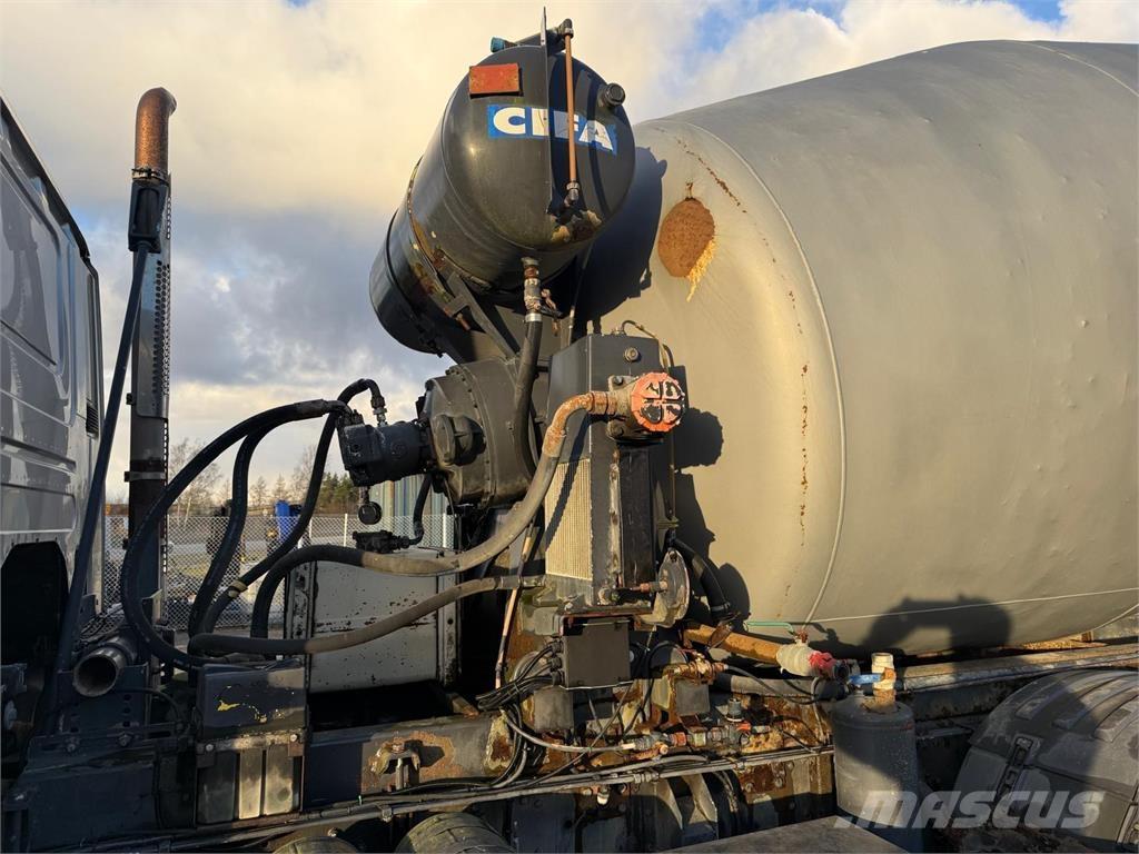 Scania P420 8x4 Camiones hormigonera