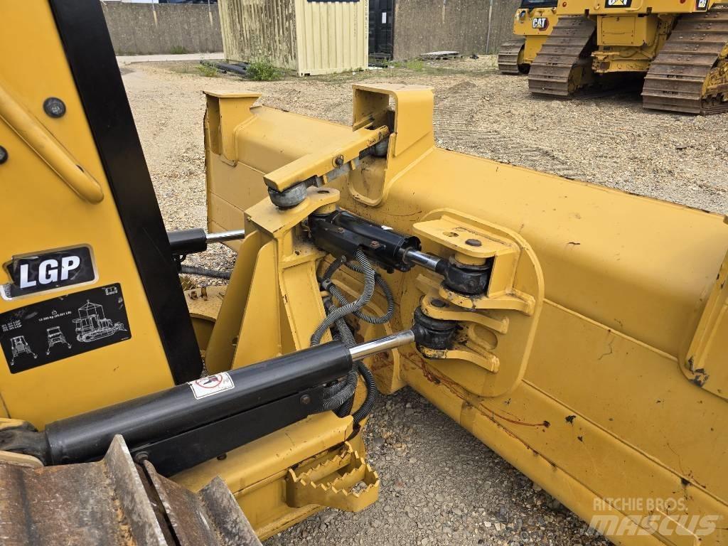 CAT D 3 LGP Buldozer sobre oruga