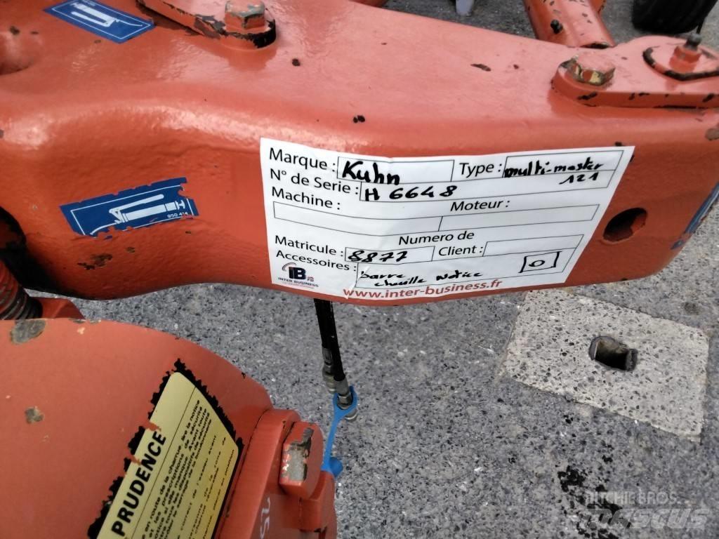 Kuhn VARIMASTER 121 Arados reversibles suspendidos