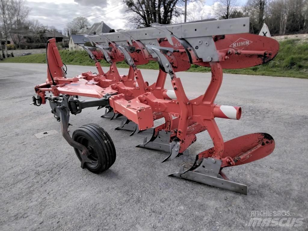 Kuhn VARIMASTER 121 Arados reversibles suspendidos