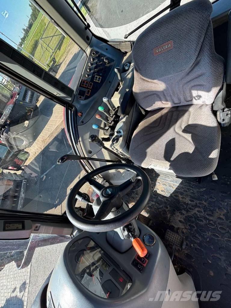 Valtra T 193 Tractores