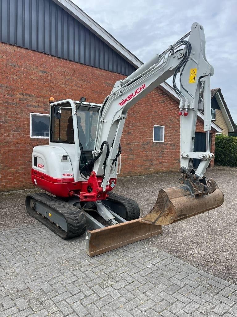 Takeuchi tb235-2 Mini excavadoras < 7t