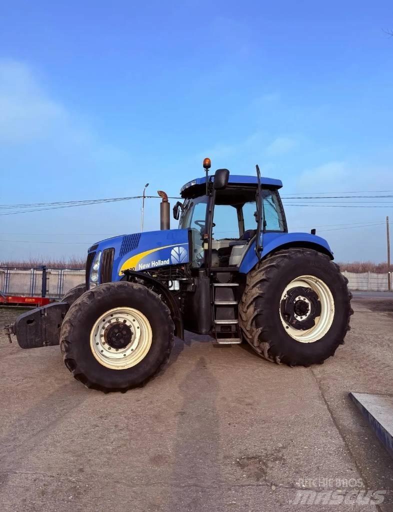 New Holland T 8030 Tractores