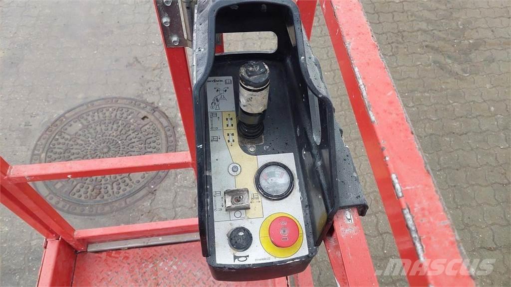 SkyJack SJ12 Ascensores de personal y montacargas de acceso
