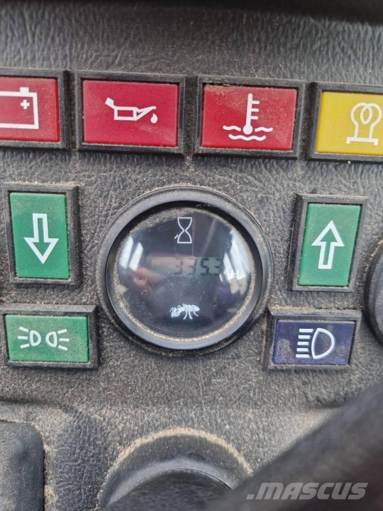 GiANT G 2500 HD Cargadoras sobre ruedas