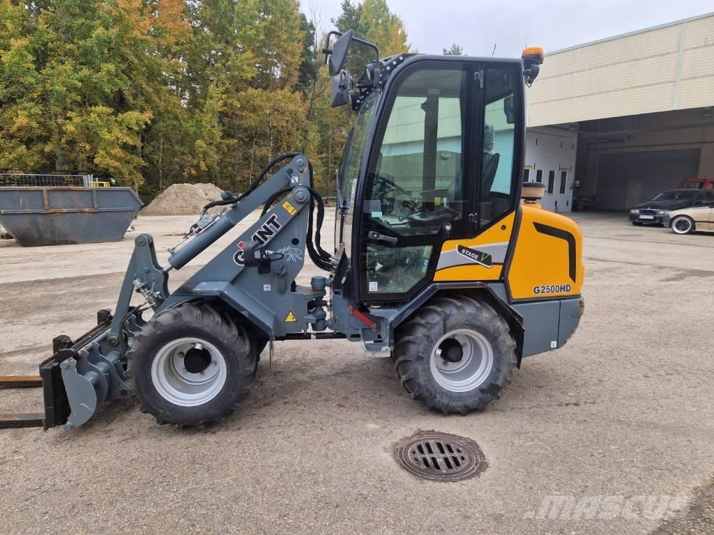 GiANT G 2500 HD Cargadoras sobre ruedas