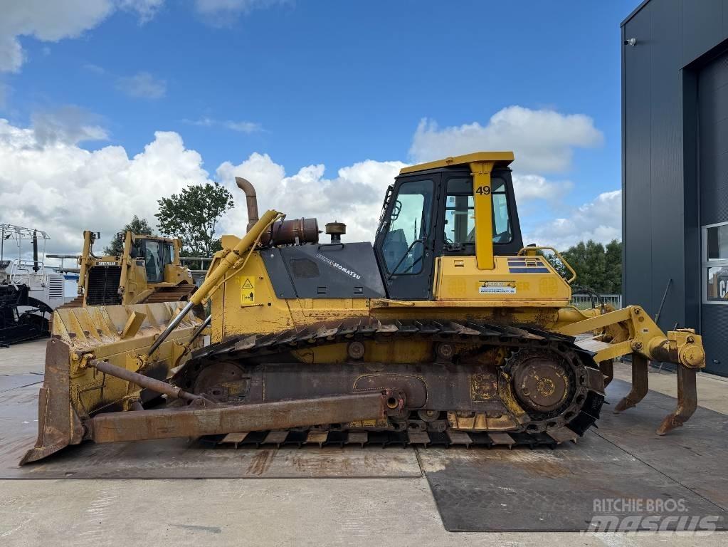 Komatsu D 65 PX-12 Buldozer sobre oruga