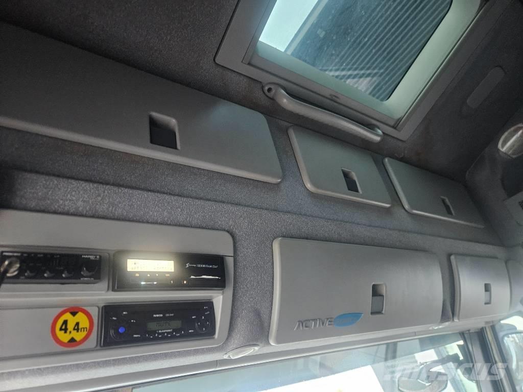 Iveco Stralis 6x2 Camiones caja cerrada