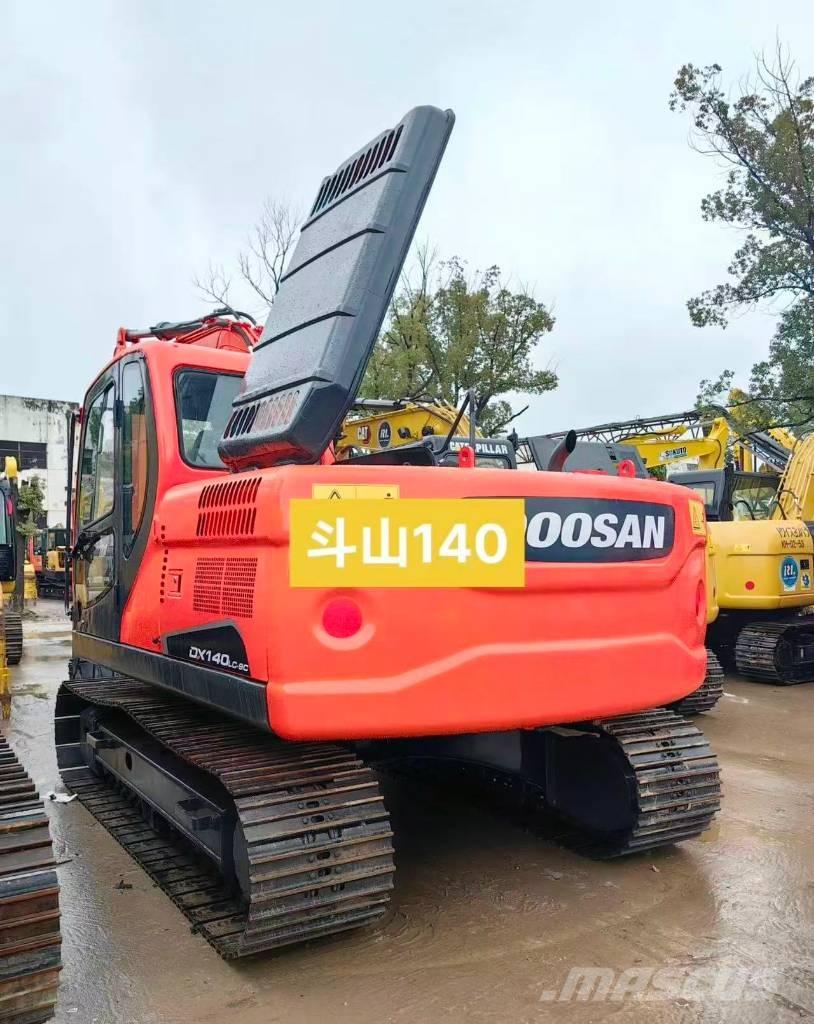 Doosan DX 140 Excavadoras de cadenas