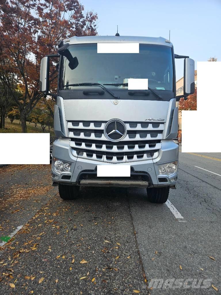 Mercedes-Benz 3951K Dúmpers de obra
