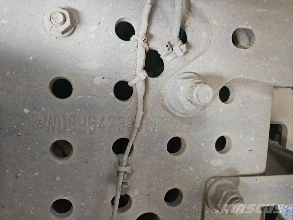 Mercedes-Benz 3951K Dúmpers de obra